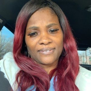 Meet your Posher, Carla